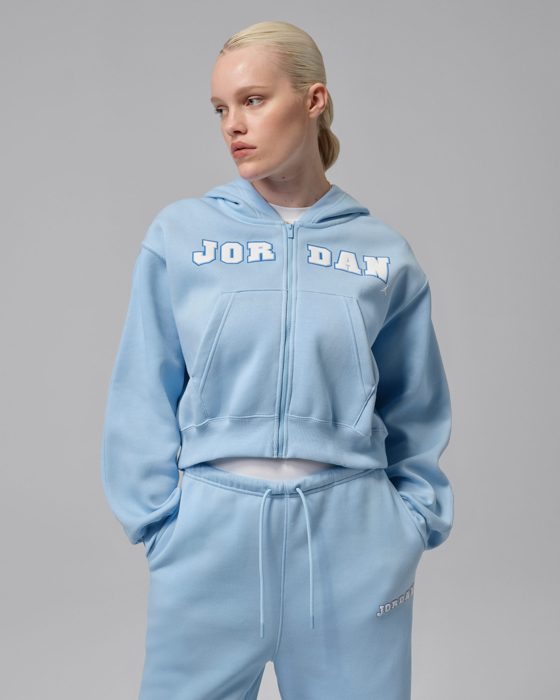 Jordan Brooklyn Fleece Women's Full-Zip Mod-Crop Hoodie. Nike.com